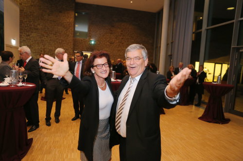 Ein letzter Tanz mit der Regierungspräsidentin Gisela Walsken. (Foto: OBK)