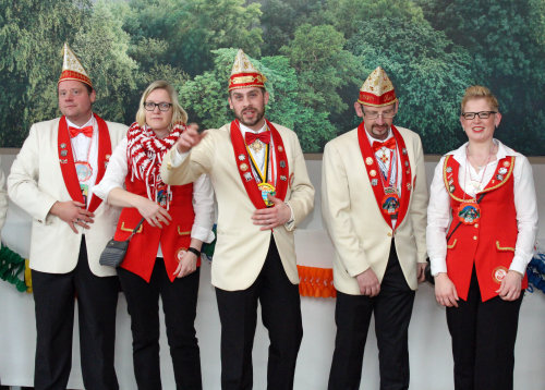Die Karnevalsgesellschaft Rot-Weiß Fenke um Präsident Marcel Sausner.(Foto: OBK)