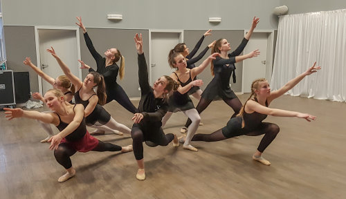 Ballett- und Tanzstudio Arabesque aus Gummersbach (Foto: Alexander Wolobuew)