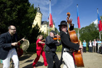 Musikalische LandArt auf Schloss Homburg - Klänge in Bewegung, 2010; Bente Stachowske