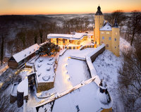 Schloss in winterlicher Landschaft © I.E. Fischer