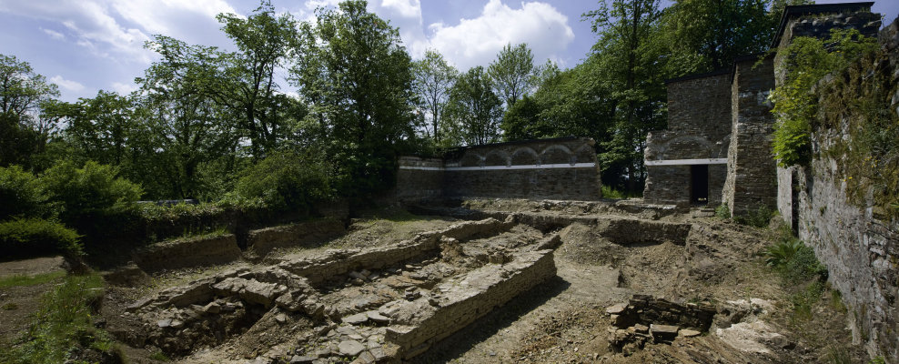 Spätmittelalterliche Mauerreste – Archäologische Grabungen 2009; © Rainer Gaertner, DGPh