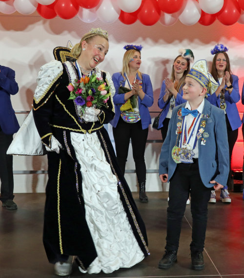 Hatten Spaß auf der Bühne: Prinzessin Steffi und Sohn Anton von der KG Tolle Elf Wildberg. (Foto: OBK)